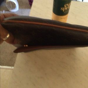 Small Louis Vuitton Vintage Y06101